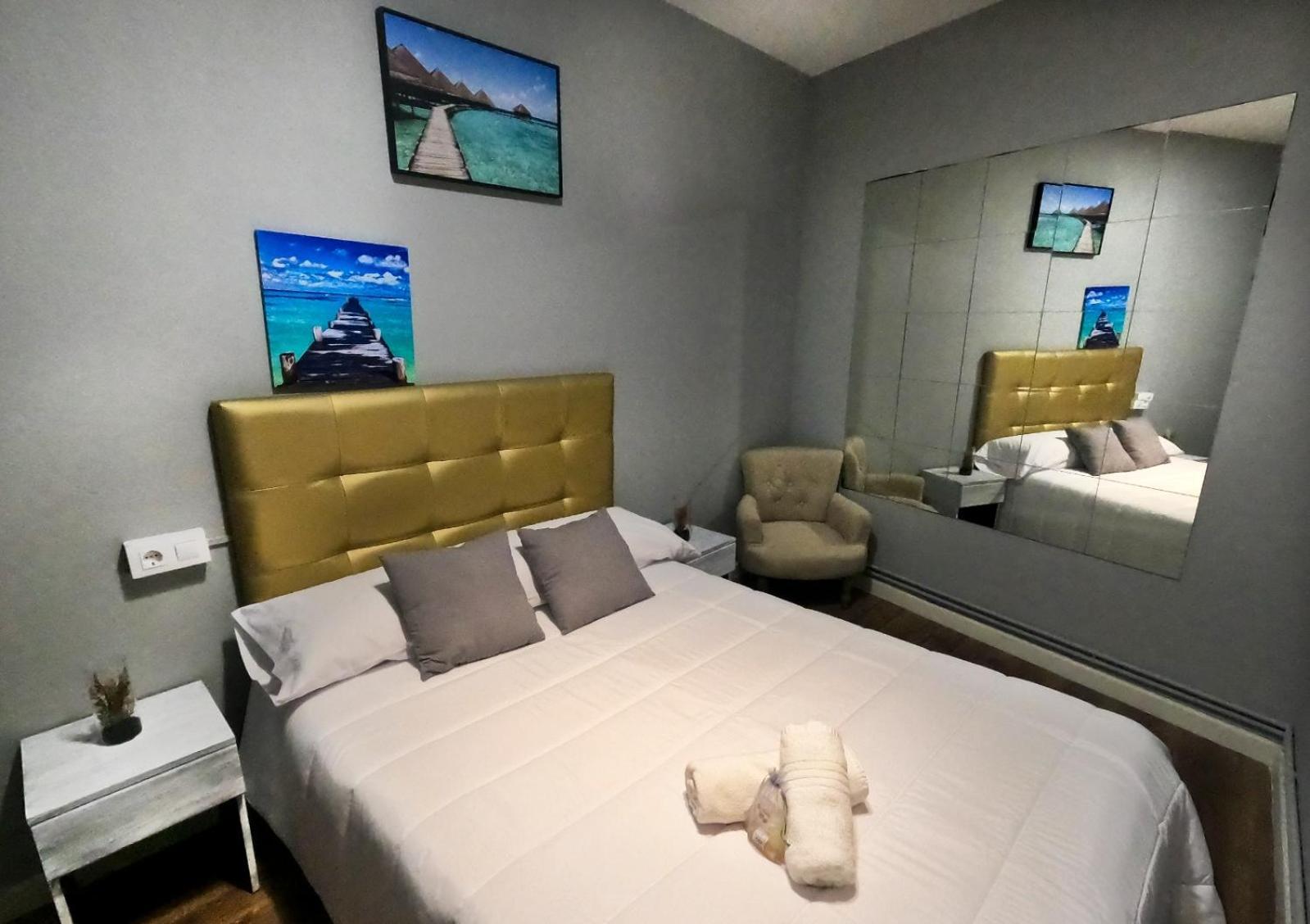 W14 Hostales Vigo Ngoại thất bức ảnh