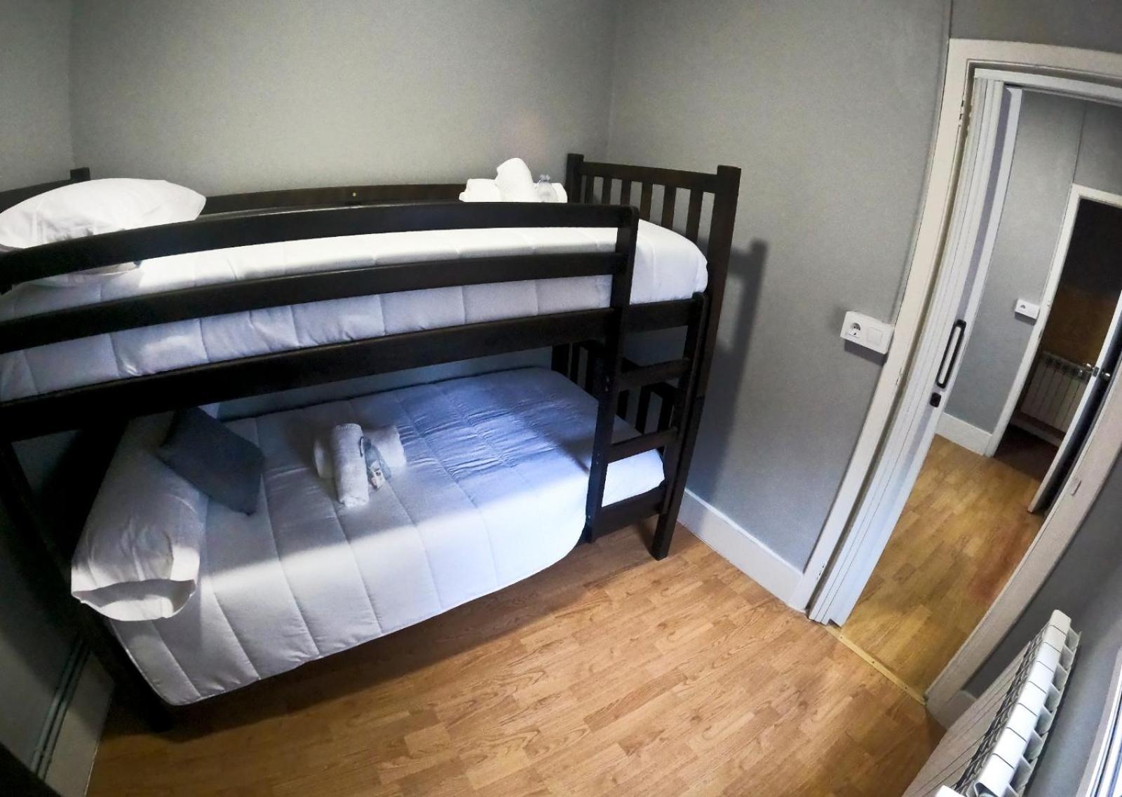 W14 Hostales Vigo Ngoại thất bức ảnh